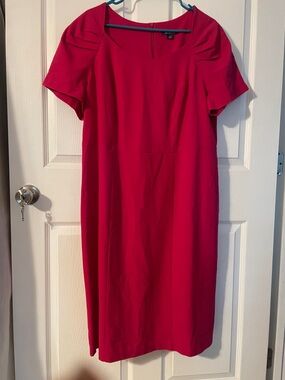 Tahari ASL Fuchsia Short Sleeve Sheath Dress
